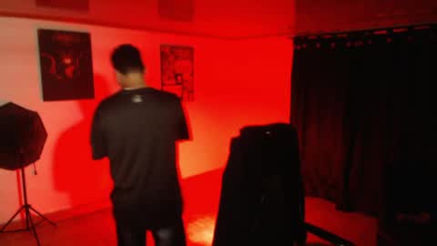 Snapshot of markswitch_ chatting on 04.06.26 Mark Switch online show from 04.06.26