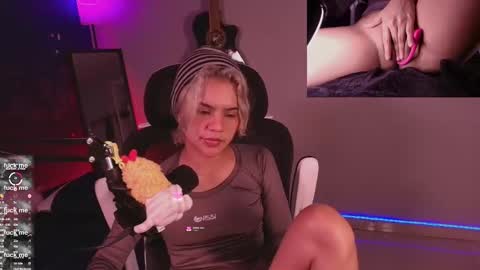 Snapshot of marlena3312 chatting on 11.27.25 Marlena online show from 11.27.25