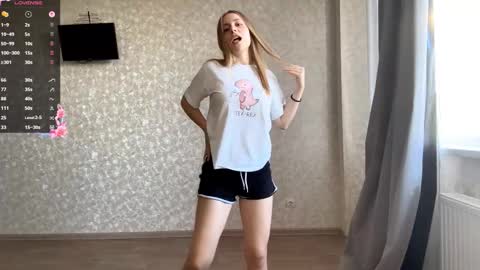 Olivia online show from 10.07.25