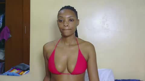 Snapshot of marly_babe chatting on 07.16.26 Marly online show from 07.16.26