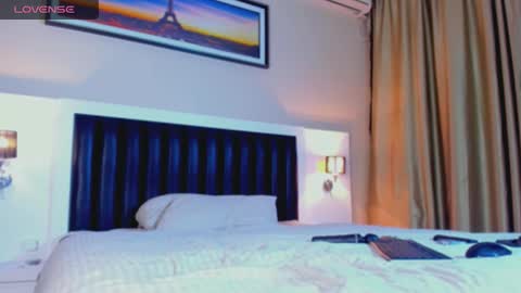 Snapshot of marrenar chatting on 11.02.25 Mari online show from 11.02.25