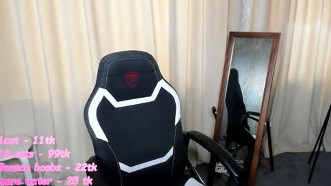 Snapshot of marrie_coy chatting on 03.08.25 Marrie online show from 03.08.25