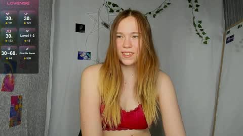 Snapshot of marryjanes chatting on 04.08.26 marryjanes online show from 04.08.26
