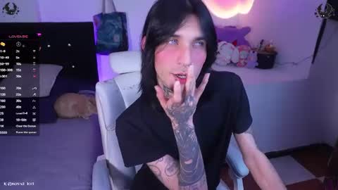 Snapshot of marshall_cazher chatting on 07.03.26 marshall online show from 07.03.26