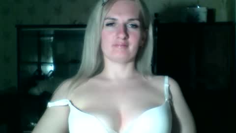 Snapshot of marta_haze chatting on 05.13.26 marta_haze online show from 05.13.26