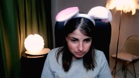 Snapshot of martaedams chatting on 10.08.25 martaedams online show from 10.08.25