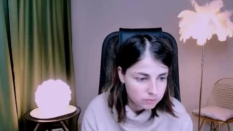 Snapshot of martaedams chatting on 11.25.25 martaedams online show from 11.25.25