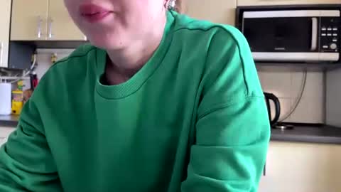 Snapshot of martaluna_ chatting on 04.20.26 Marta online show from 04.20.26