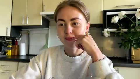 Snapshot of martaluna_ chatting on 05.29.26 Marta online show from 05.29.26