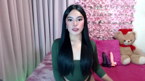 Snapshot of martha_fox chatting on 12.19.24 DONT FORGET TO FOLLOW ME AND GIVE ME A THUMBS UP GUYS- martha online show from 12.19.24