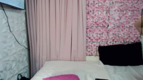 Snapshot of martha_fox chatting on 10.19.25 DONT FORGET TO FOLLOW ME AND GIVE ME A THUMBS UP GUYS- martha online show from 10.19.25