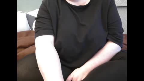 Snapshot of marthabriest chatting on 03.10.25 Martha online show from 03.10.25