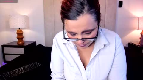 Marthina  online show from 03.20.26