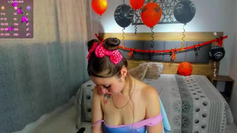Snapshot of martina_lujann chatting on 10.21.25 M A R T I N A online show from 10.21.25