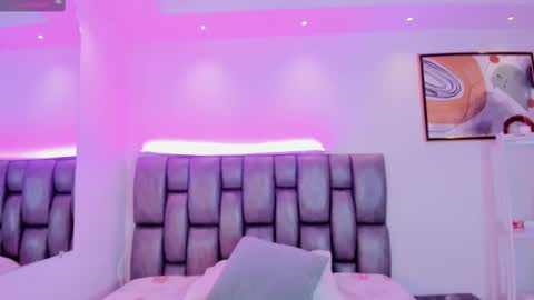 Snapshot of martina_mancinii chatting on 09.11.25 Martina online show from 09.11.25