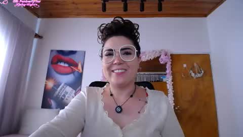 Snapshot of martiniella chatting on 06.16.26 Antonella Martini online show from 06.16.26