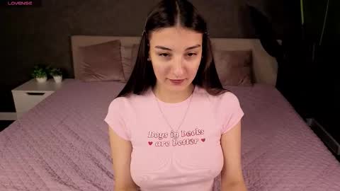 Snapshot of mary_butler chatting on 10.03.25 Carrie online show from 10.03.25