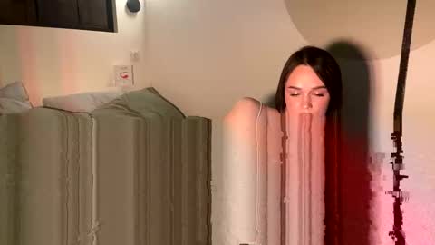 Mary online show from 11.26.25