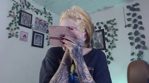 Snapshot of mary_janness chatting on 12.30.24 100 online show from 12.30.24