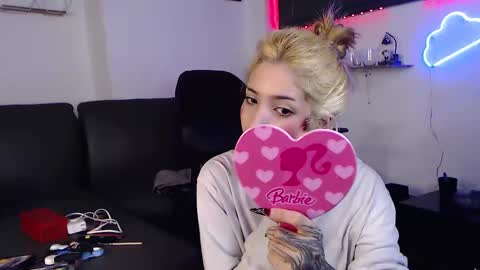 Snapshot of mary_janness chatting on 02.19.25 100 online show from 02.19.25