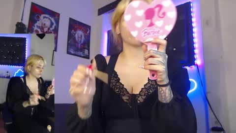 Snapshot of mary_janness chatting on 03.02.25 100 online show from 03.02.25