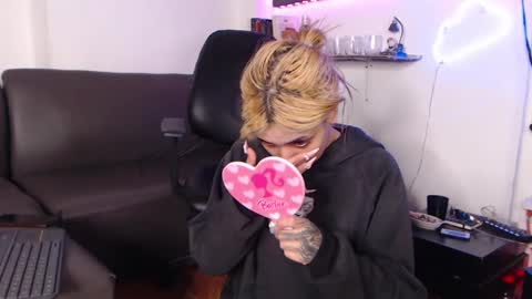 Snapshot of mary_janness chatting on 03.07.25 100 online show from 03.07.25