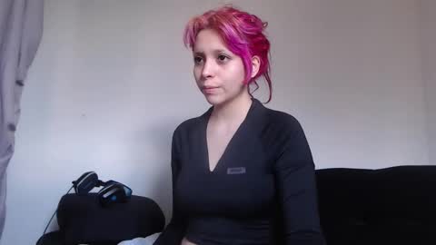 Snapshot of mary_janness chatting on 09.09.25 100 online show from 09.09.25