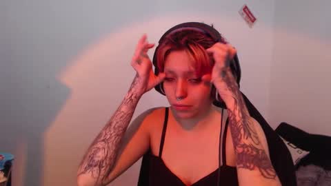 Snapshot of mary_janness chatting on 11.07.25 100 online show from 11.07.25