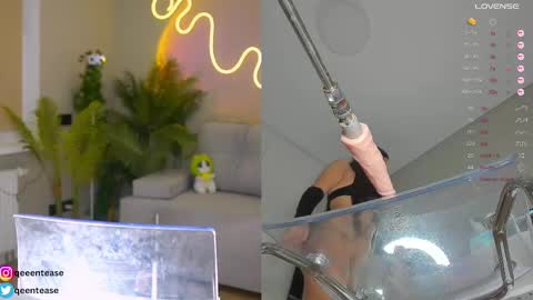 Caroline  qeeentease - ints qeentease - twitter online show from 03.05.25