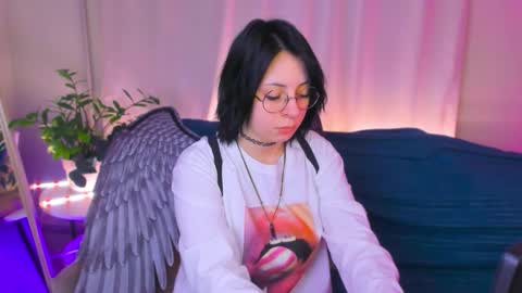 Snapshot of mary_radiant chatting on 02.06.26 Mary online show from 02.06.26