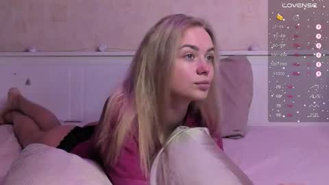 Snapshot of mary_romance chatting on 01.15.26 Mary online show from 01.15.26