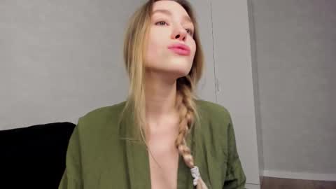 HelIo  Everyone Im MaryWelcome  to my room and  lets have  a good  time  together with me   online show from 12.17.25