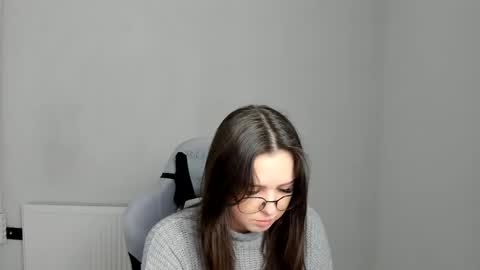 Snapshot of mary_wave_ chatting on 04.27.26 Alice online show from 04.27.26