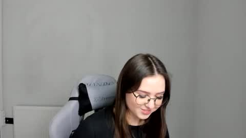 Snapshot of mary_wave_ chatting on 05.02.26 Alice online show from 05.02.26