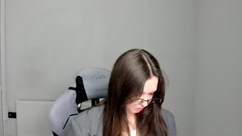 Snapshot of mary_wave_ chatting on 05.26.26 Alice online show from 05.26.26