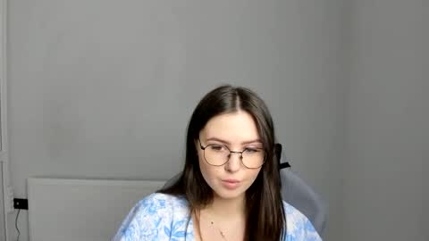 Snapshot of mary_wave_ chatting on 05.27.26 Alice online show from 05.27.26
