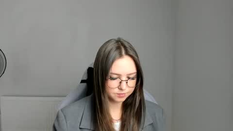 Snapshot of mary_wave_ chatting on 06.26.26 Alice online show from 06.26.26