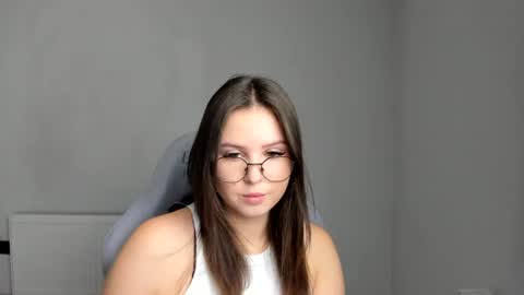 Snapshot of mary_wave_ chatting on 07.18.26 Alice online show from 07.18.26