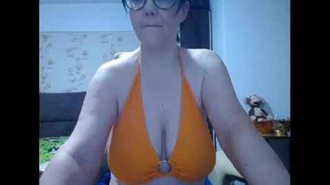 Snapshot of mary_x chatting on 07.16.26 Mary online show from 07.16.26