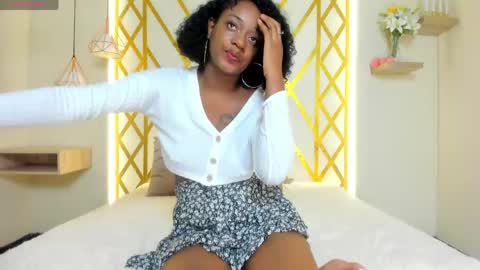Snapshot of maryevans_ chatting on 05.29.26 online show from 05.29.26