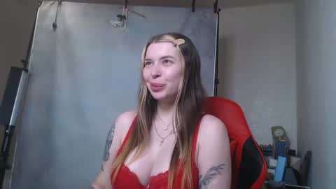 Snapshot of maryh0tlove chatting on 06.30.26 maryh0tlove online show from 06.30.26