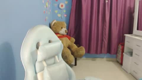 Snapshot of maryline_w chatting on 02.14.25 maryline online show from 02.14.25