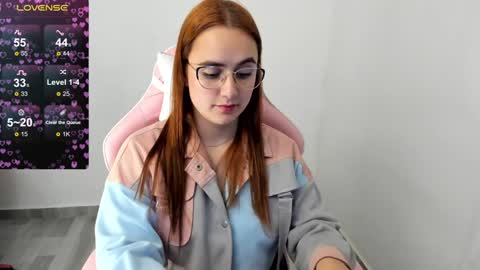 Dulce Maria online show from 01.04.25