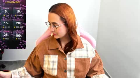 Dulce Maria online show from 02.06.25