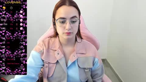 Dulce Maria online show from 02.17.25