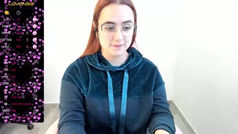 Dulce Maria online show from 02.25.25