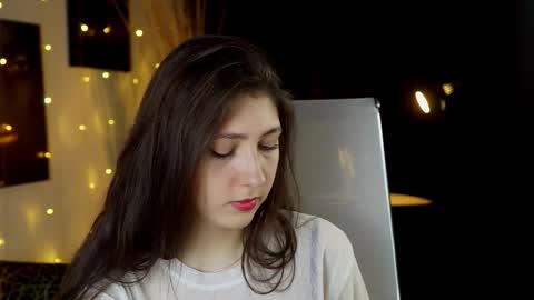 Mary Miller online show from 03.03.26