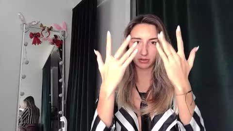 marywayne11 online show from 01.13.26