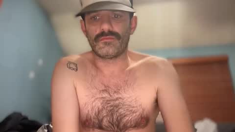 Snapshot of masculinehole chatting on 01.11.26 Masculine Hole online show from 01.11.26