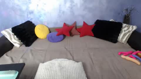 Nicolle online show from 01.10.26